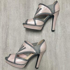 TOWNE SHOES Red Carpet Collection Studded Grey & Pink Platform Peep Toe Heels 9